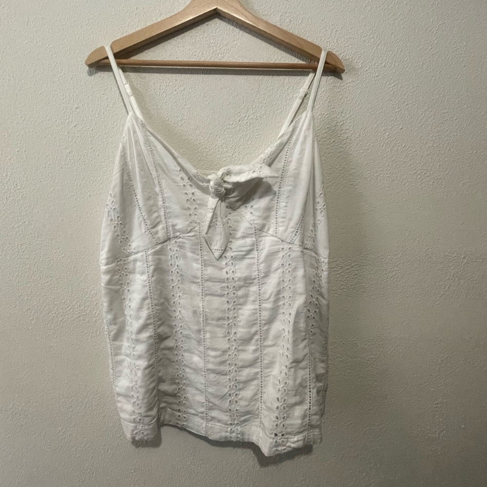 3 Sleeveless Summer Blouses